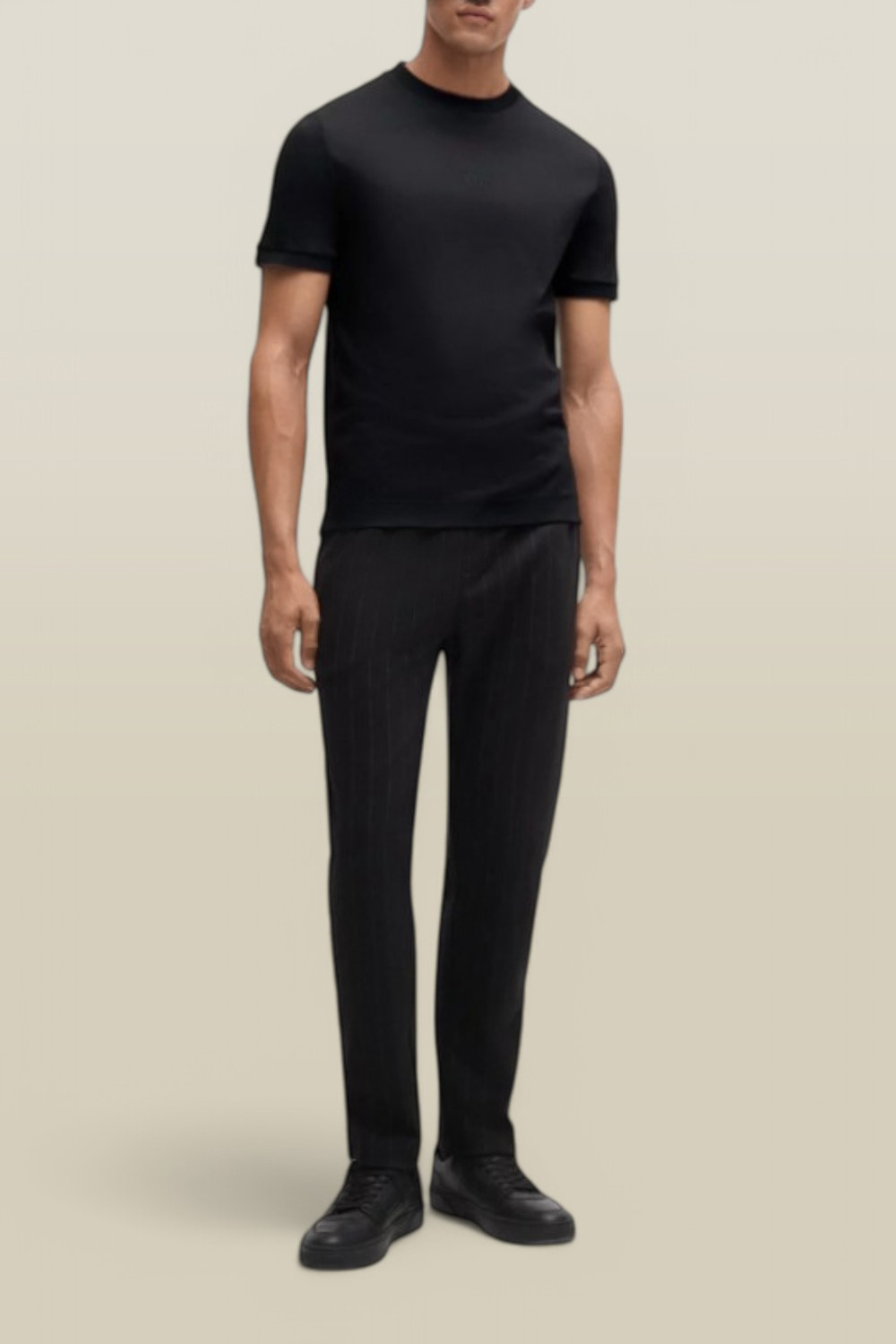 תמונת כל הלוק של בוס X פורשה חולצת טי